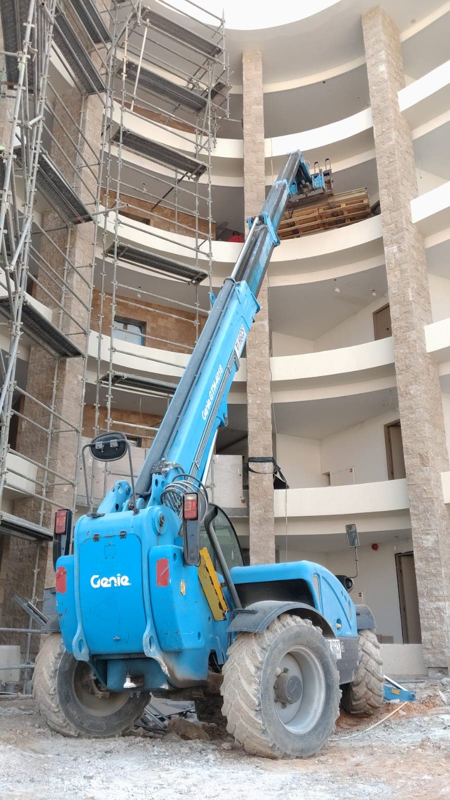 Genie telehandler lifting materials Curacao